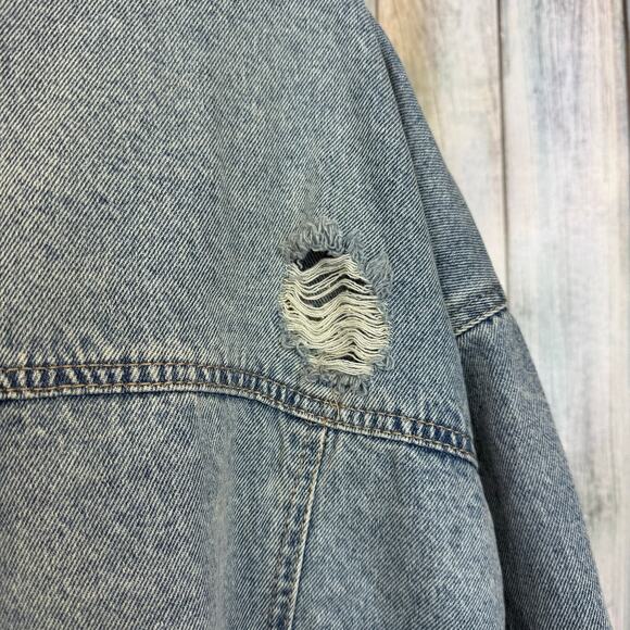 Fashion Nova Losing Focus Denim Jean Jacket Size 2X NEW Light Wash Distressed - Picture 5 of 10